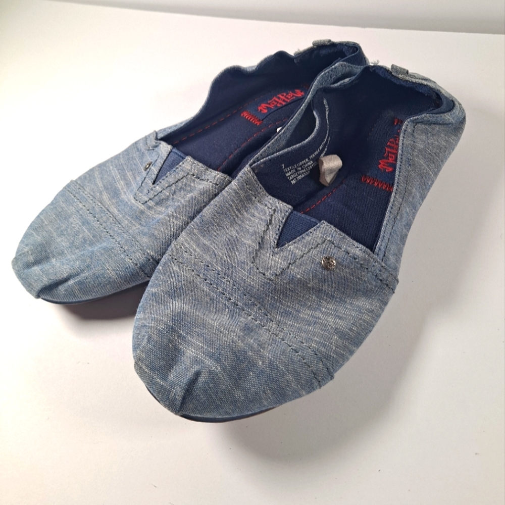 Casual blue slip-ons. Gently worn.  Size 7. WT 10.1 oz